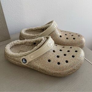 Crocs Classic Clog - Gold Glitter Lined